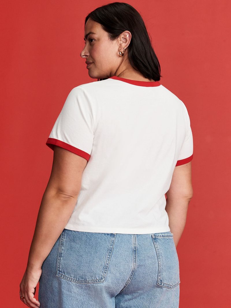 Playera-manga-corta-con-cuello-redondo-y-grafico-de-Old-Navy-x-Disney-para-mujer-Old-Navy-749097-000